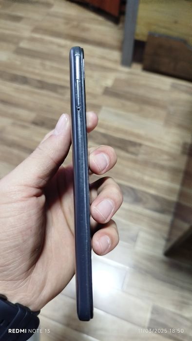 Redmi 8 xotira 32/4 GB Ram 3