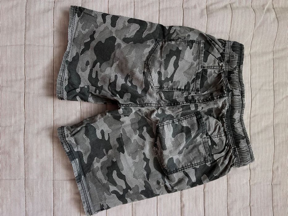 Комплект от риза и 2 чифта къси панталони за 5г.