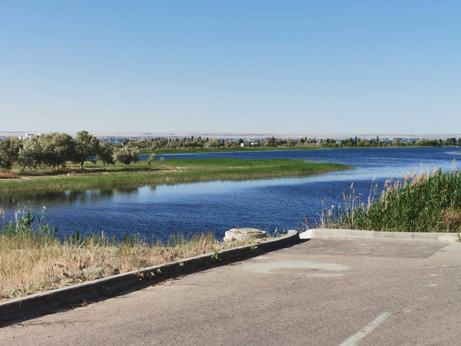 Продается Коммерческий участок 68 соток.