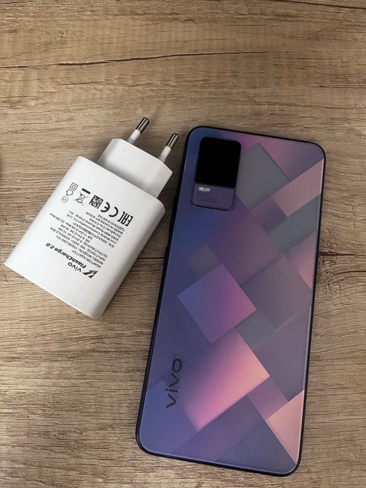 Продам Vivo v21e,без гарантий