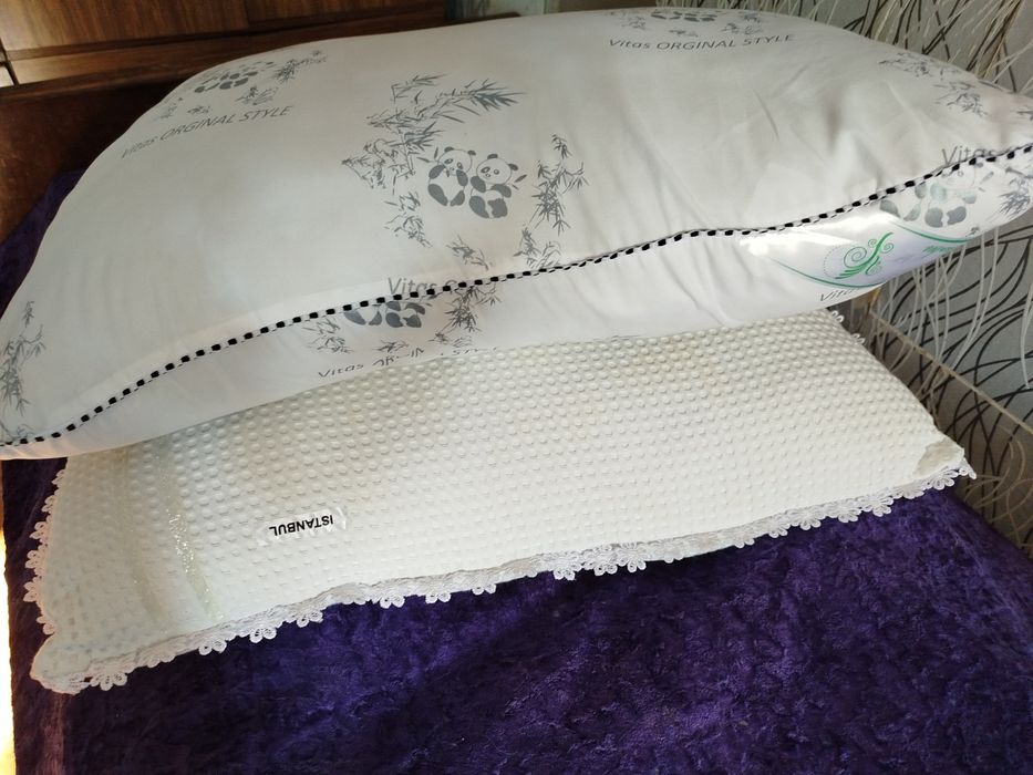 Одеяла шерстяные, подушки