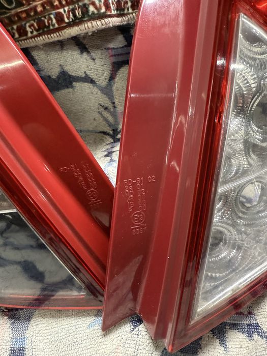 Продается задние фары стопники