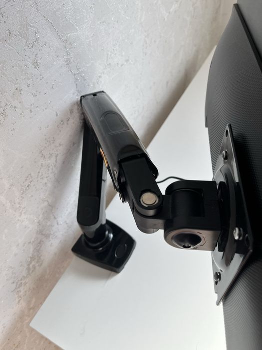 Продам монито с кранштеином в комплекте