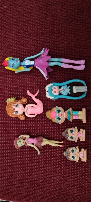 Продаются киндер-игрушки лошадки.