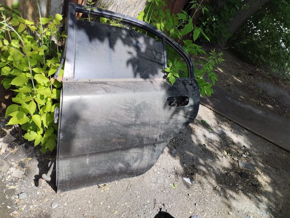 Запчасти от Митсубиси Каризмы