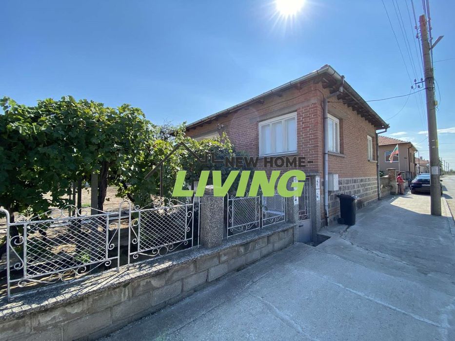 Къща в Пловдив, област-с.Чешнегирово площ 170 цена 160000