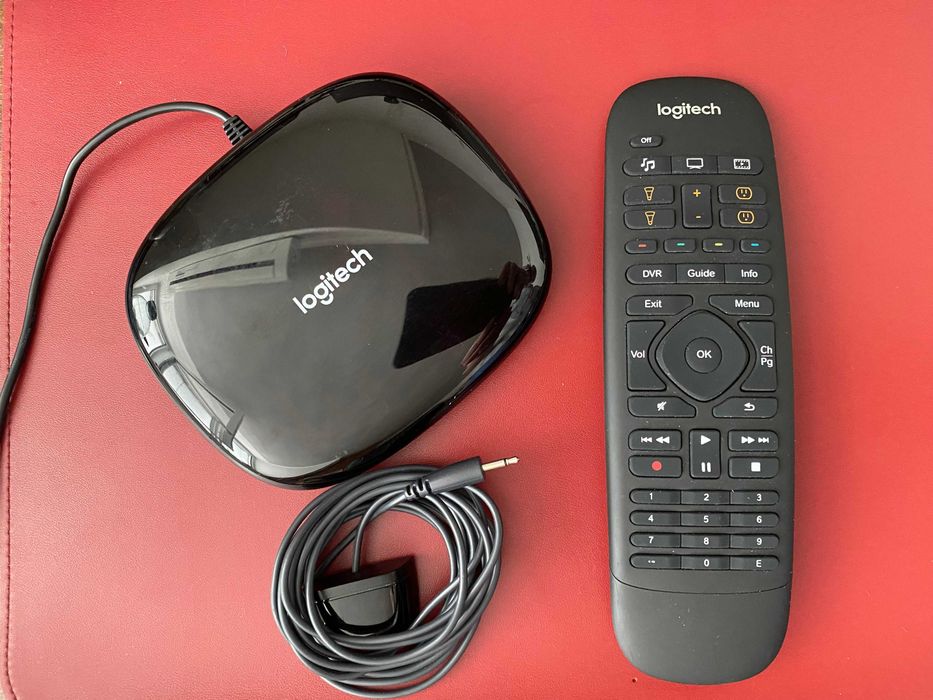 Logitech Harmony Hub + дистанционно
