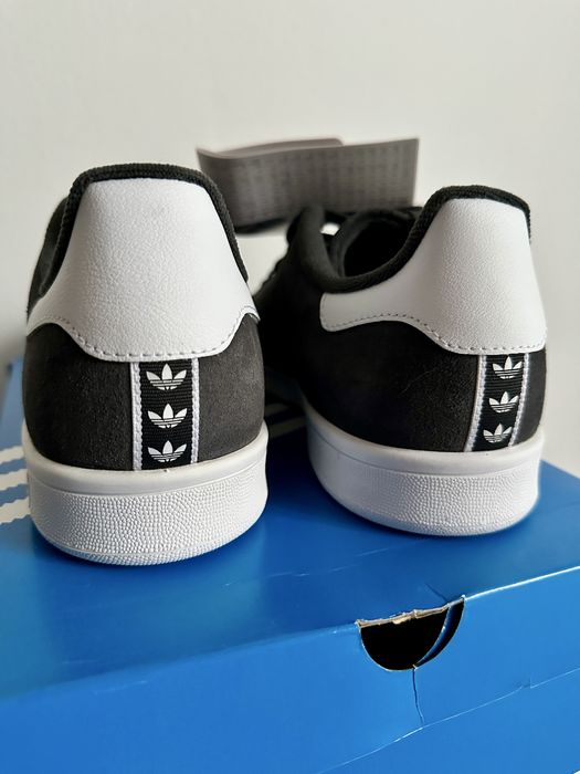 Adidas Stan Smith - gri inchis (piele intoarsa)