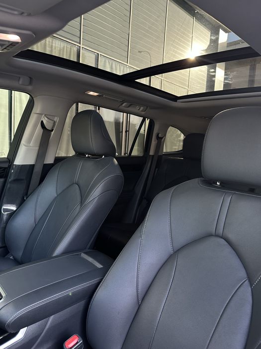 Toyota highlander 2023 hybrid