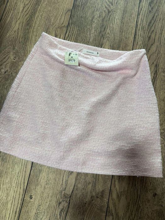 Розова пола Reserved