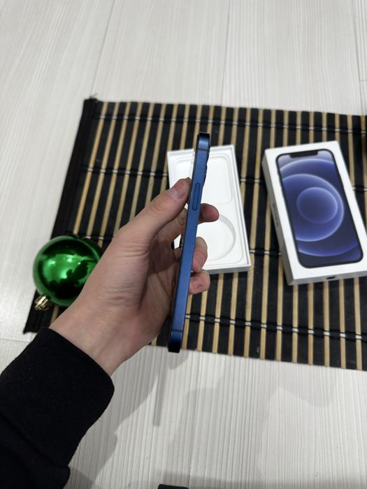 Продам айфон 12 iphone 12