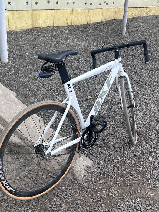 Продам фикс jixf хорошом состаяния