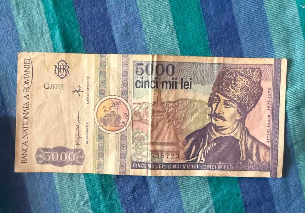 Bancnote de 5000 de lei emisă în 1992, cu chipul lui Avram Iancu, două bucăți