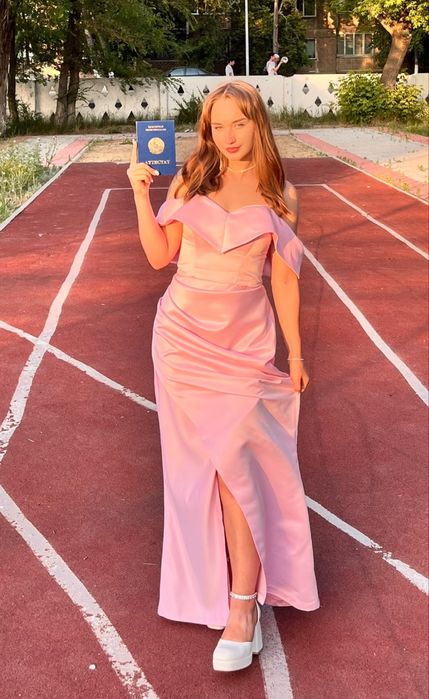 Платье на выпускной нежное