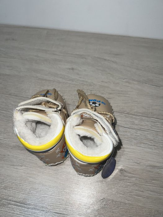 Детская обувь кроссовки сандали