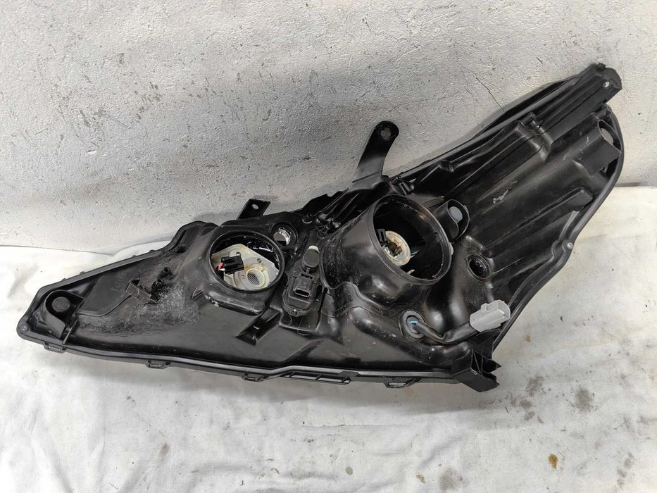 Оригинален фар Тойота  Toyota Verso 13-16