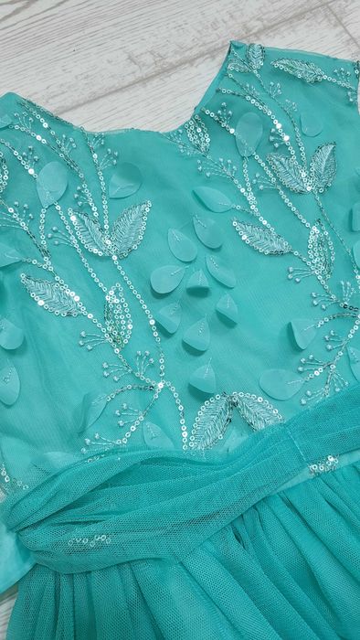 Продам нарядное платье