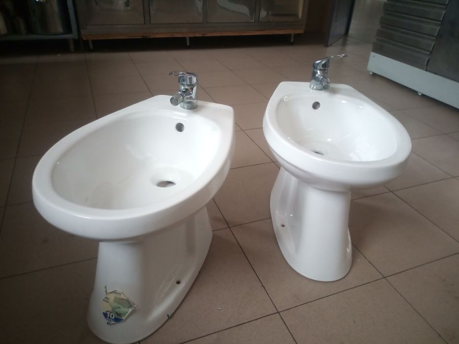 Vând 2 bideuri diamant cu tot cu baterie
