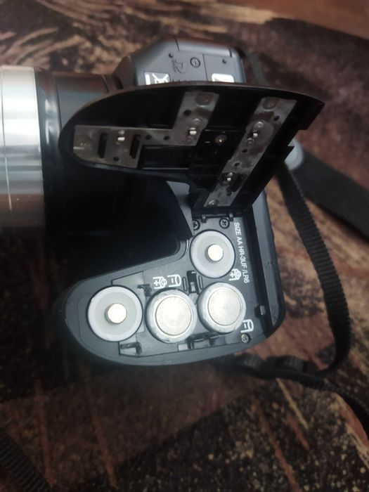 FUJIFILM FinePix S5700 Digital Camera