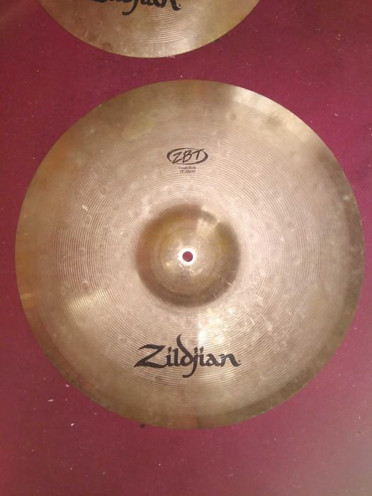 Cinele si fuscinele Zildjian Avedis ZBT de 13, 14 si 18
