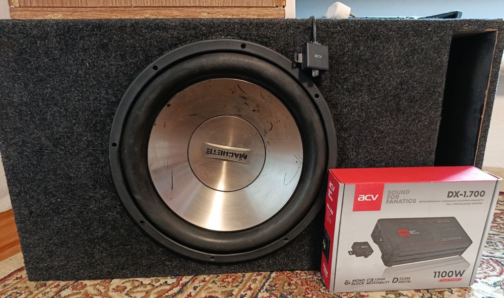 Сабвуфер machete.