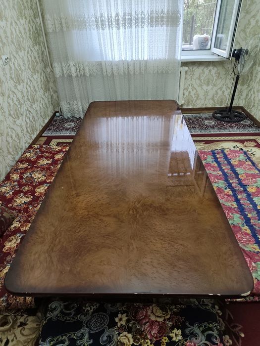 Stol va xontaxta oyoqlari ham bor stullari yoq aybi yoq baquvat mebel