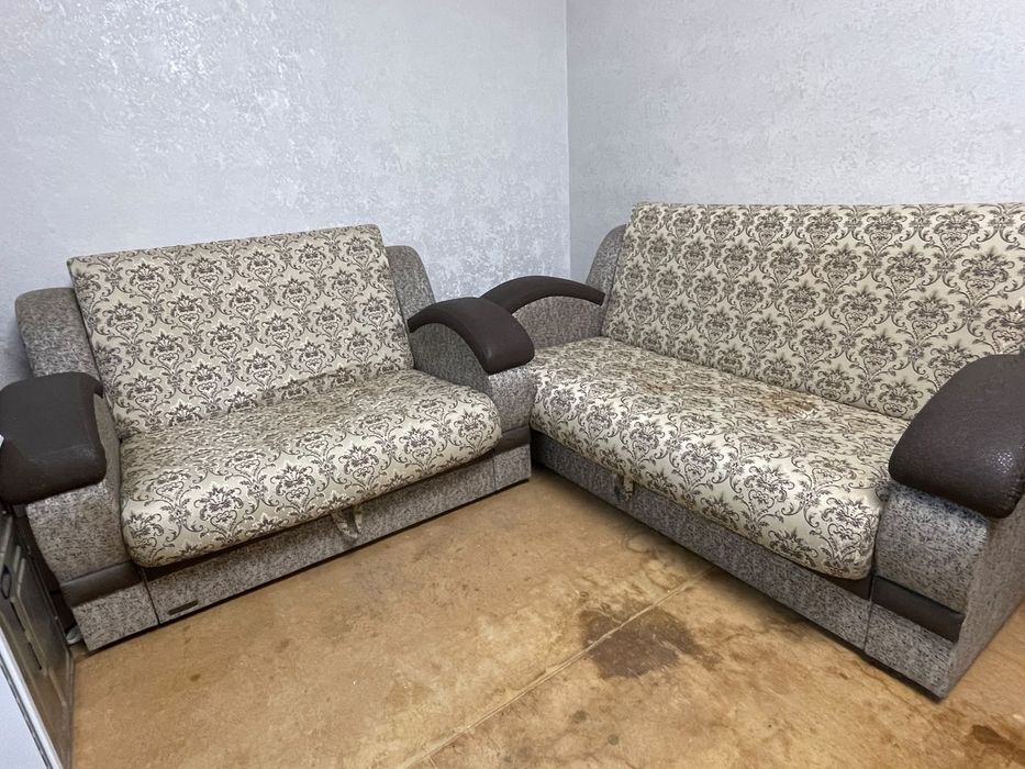 Продам диваны комплект