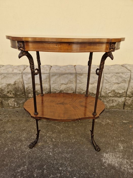 Уникална антикварна френска дървена маса с интарзия и бронз