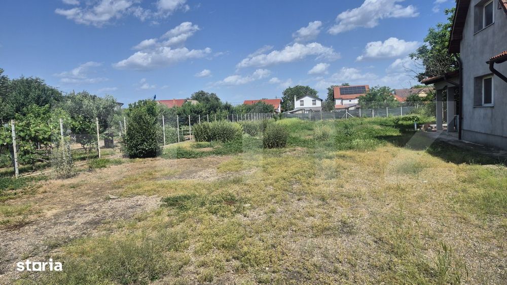 Casa cu 3 dormitoare de vanzare, 150 mp, teren 1345 mp, zona Lazuri