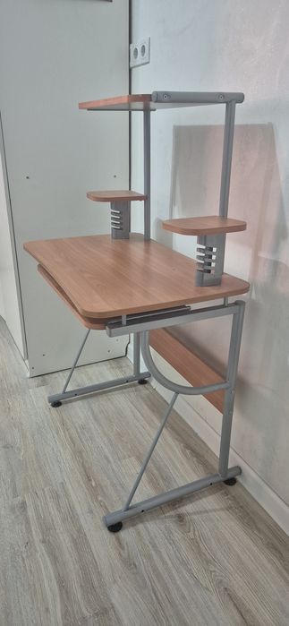 Стол компьютерный