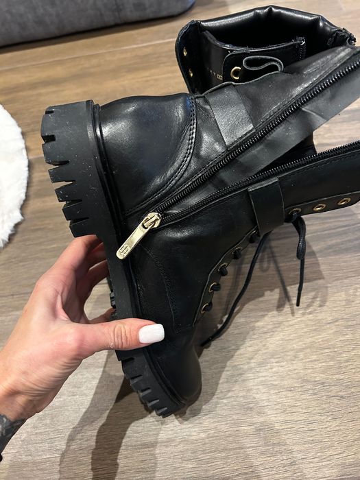 Tommy Hilfinger боти