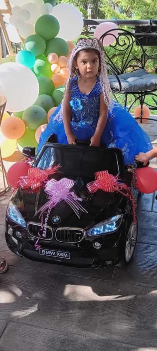 Продавам акумулаторна децка кола БМВ Х6