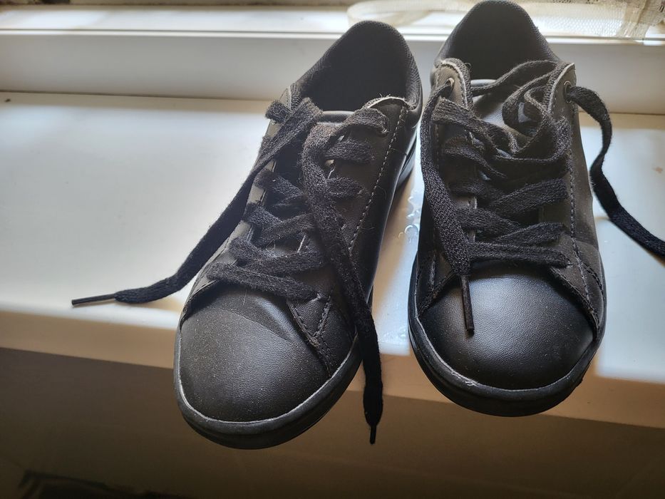 Детски затворени обувки за момче