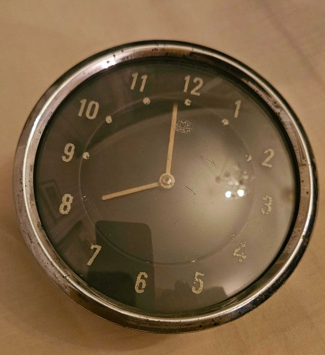 Автомобилен часовник UMF RUHLA