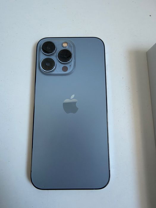 Телефон IPhone 13 pro