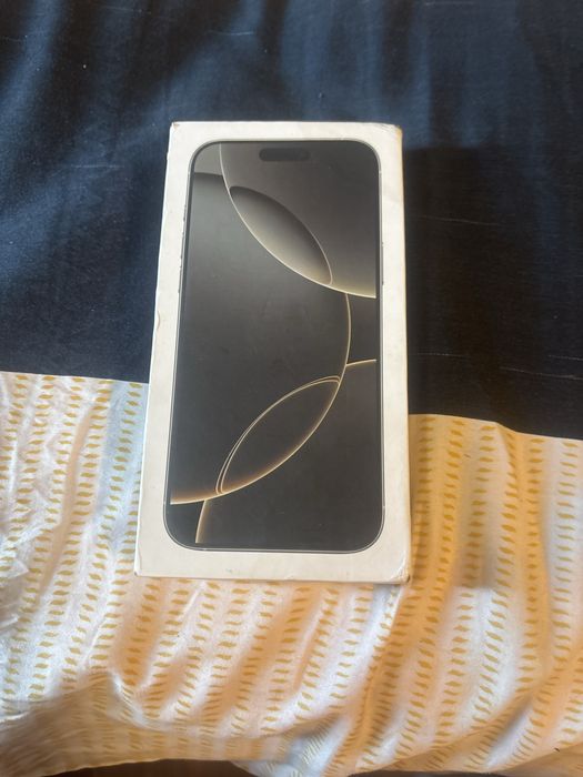 Vand iphone 16 pro max fake