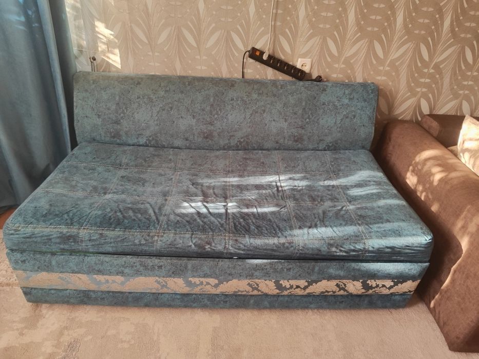 продам б/у диван