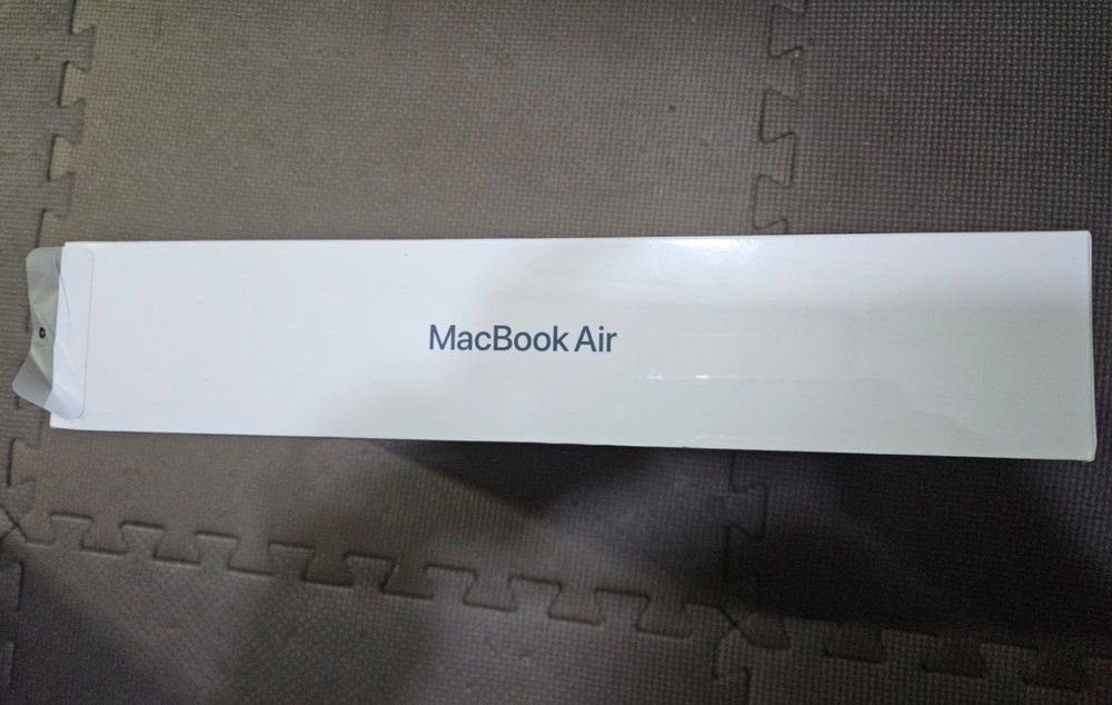 MacBook Air M2 13 dyum midnight blue (16GB/512GB) yangi sotiladi