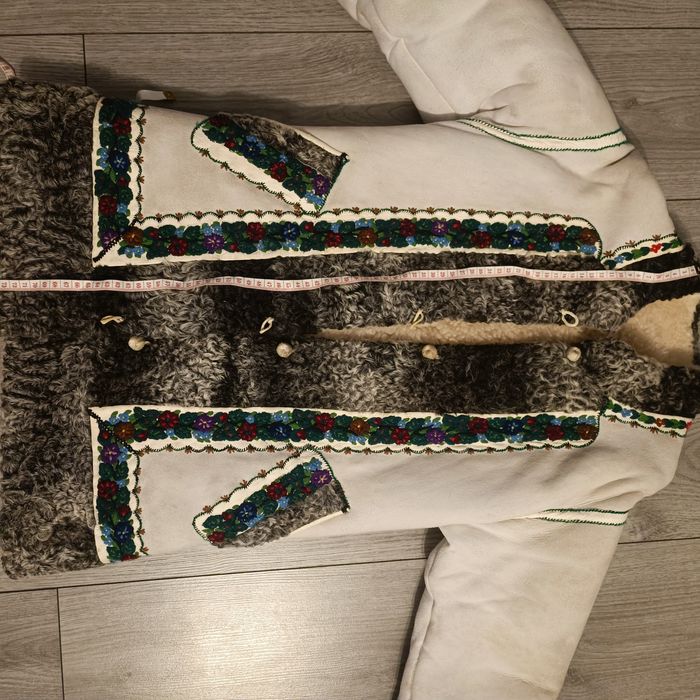 Cojoc tradițional popular autentic