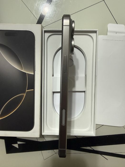 Продам iPhone 16 Pro Max