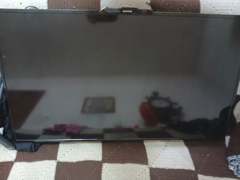 De vanzare televizor philips  pentru piese