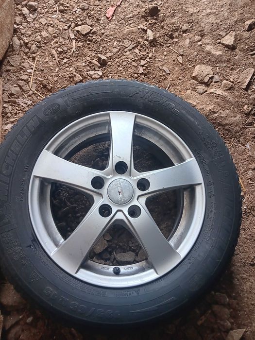 Амуминиеви джанти Dezent +зимни гуми 5.112