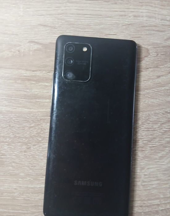 Samsung galaxy S10lite.
