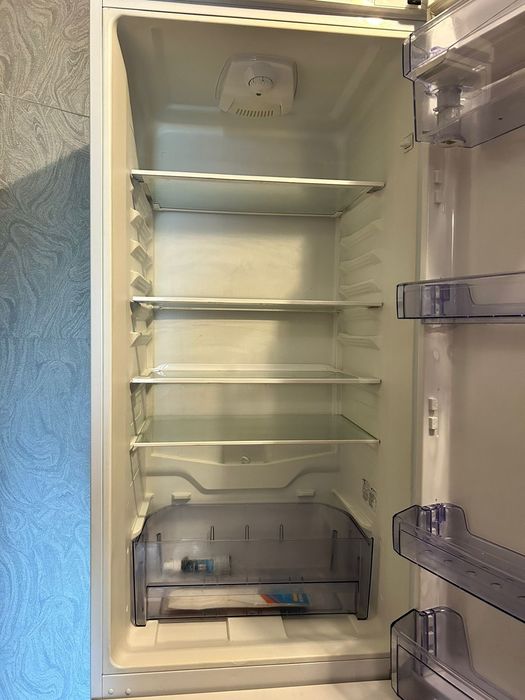 Холодильник б/у .