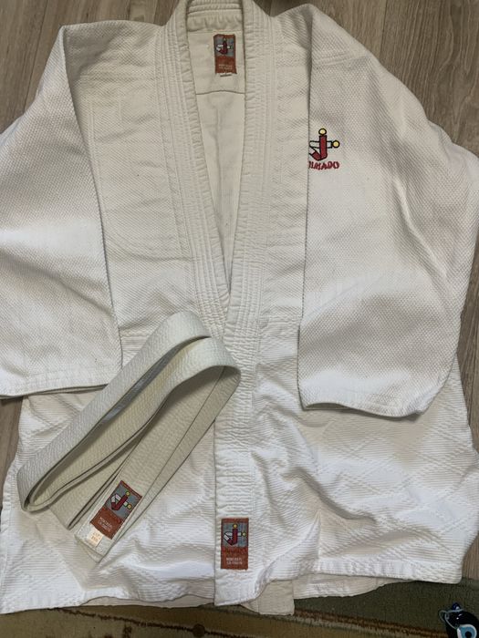 Продам кимоно б/у