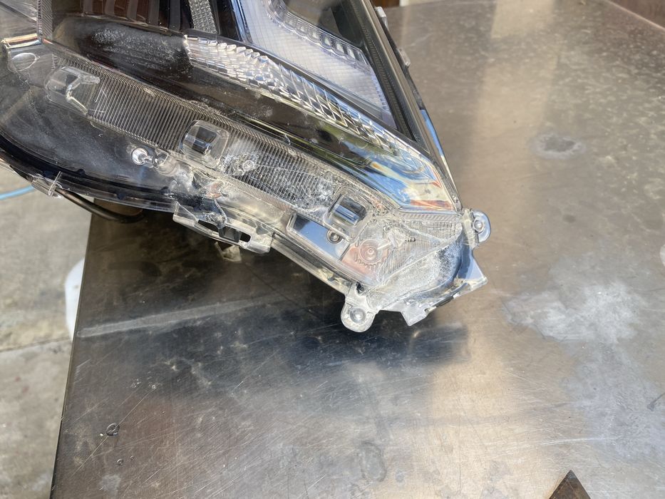 Far dreapta full led Toyota Rav 4 GR an 2019-2024 cu DEFECT