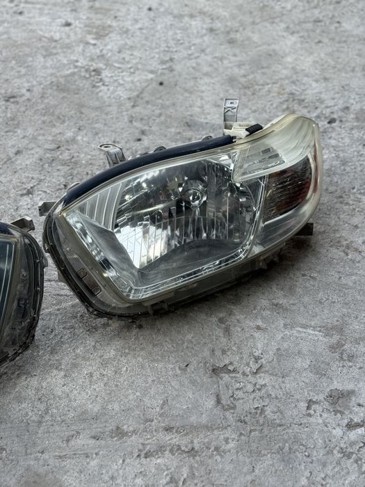 Фары Тойота Хайландер 2008