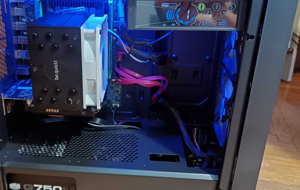 Vand Calculator/PC> Intel Xeon, 32gb DDR4, 3.2Tb stocare, GTX750ti