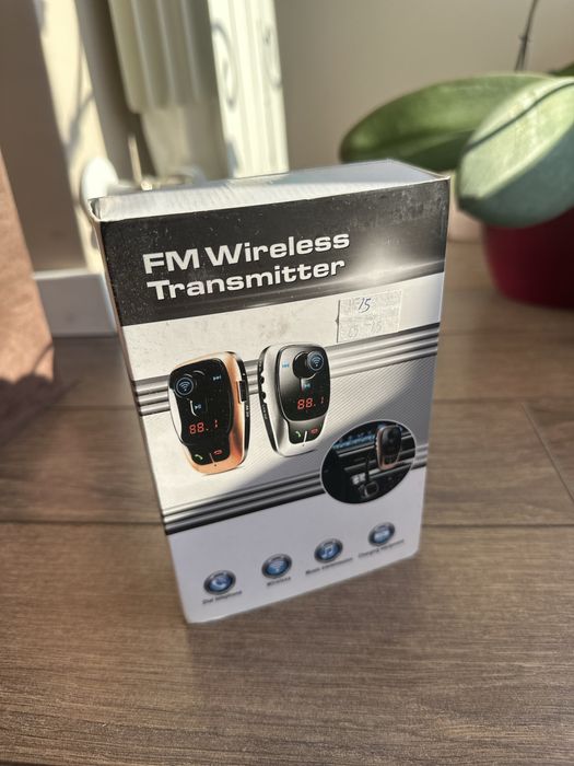 FM трансмитер за кола с Bluetooth и USB – Хендсфри и музика