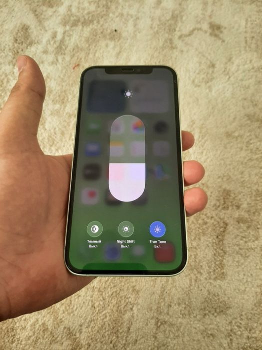 Iphone 12  sotiladi